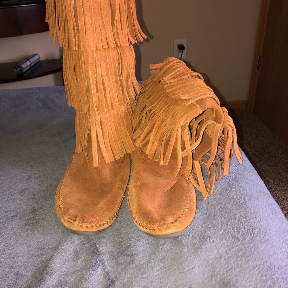 Minnetonka Women’s 3-Layer Fringe Leather Boots